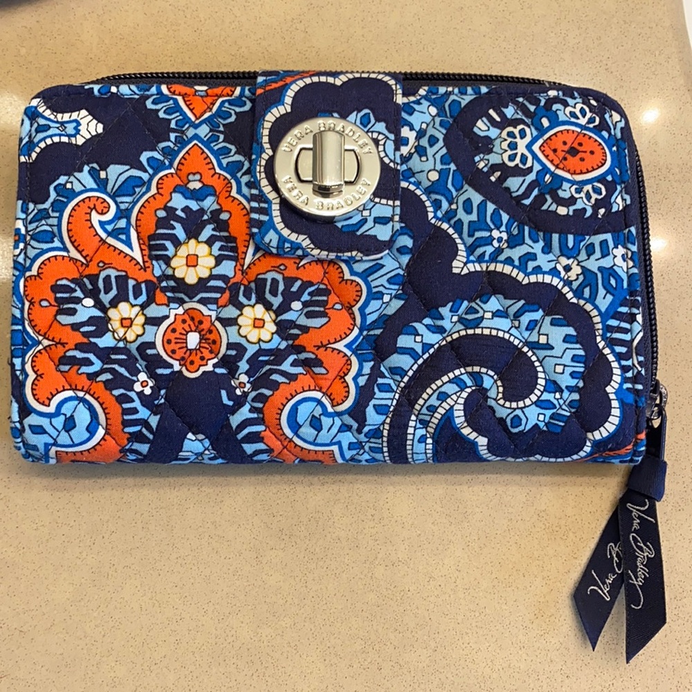 Nwot Turn Lock Wallet